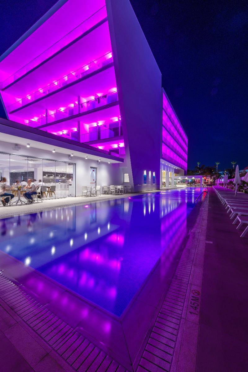 Seasons Hotel (Adults Only) Aya Napa Dış mekan fotoğraf